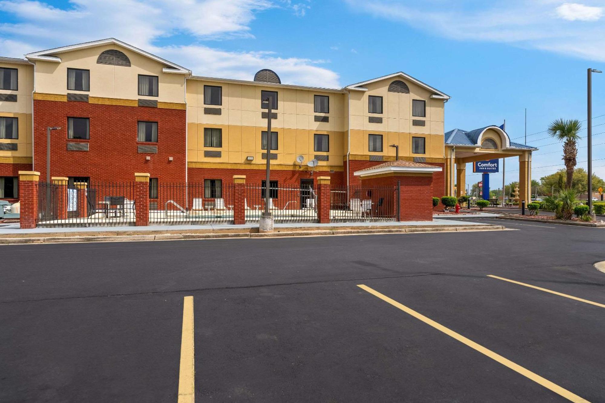 Comfort Inn & Suites Chipley I-10 Exterior photo